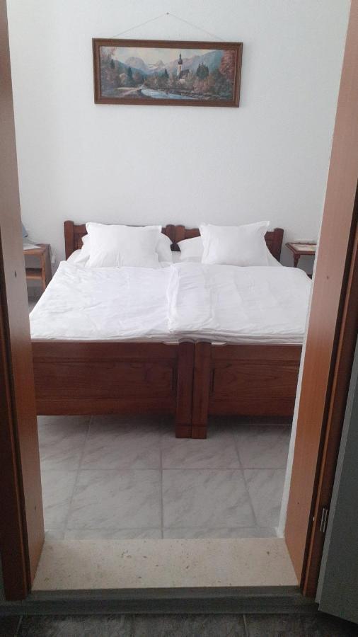 Zdenka Apartament Marina